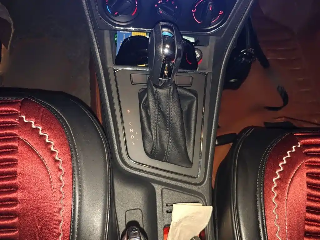 Volkswagen Lavida 2015