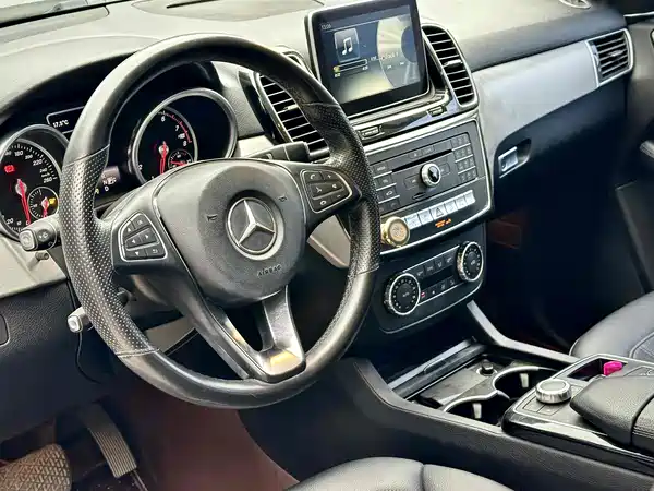 Mercedes-Benz GLE 2016