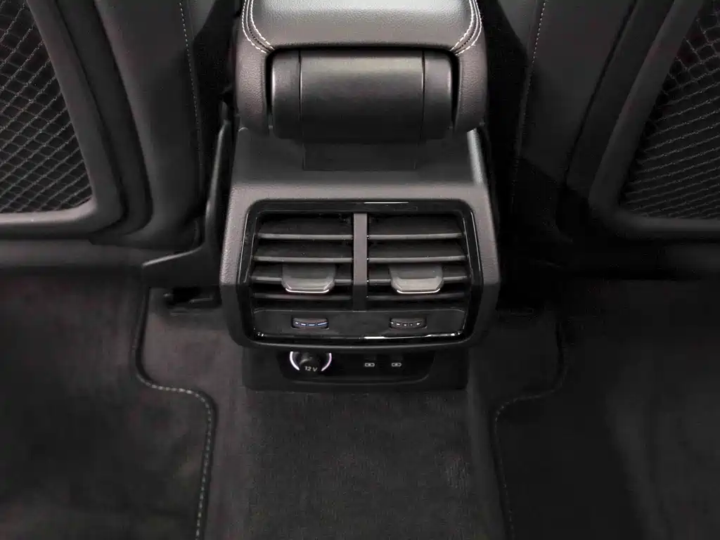 Audi Q3 2021 — фото 16