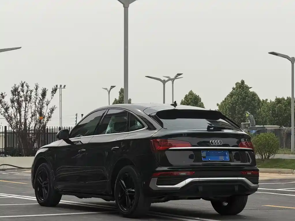 Audi Q5L Sportback 2022 — фото 9