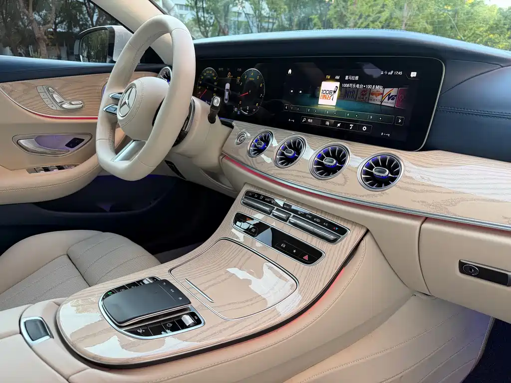 Mercedes-Benz E-Class 2024 — фото 13