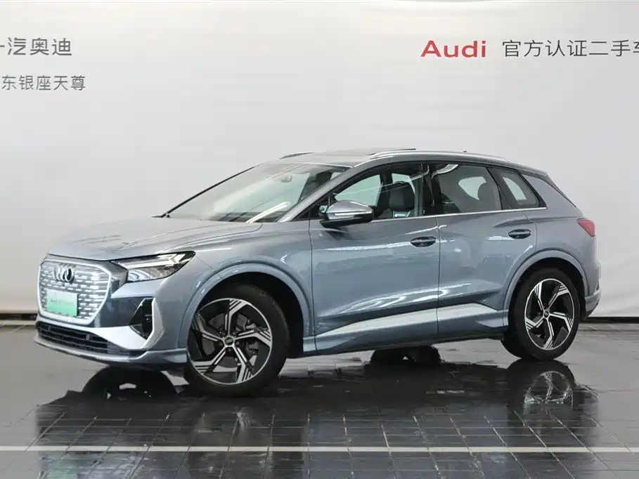 Audi Q4 e-tron 2025 — фото 1
