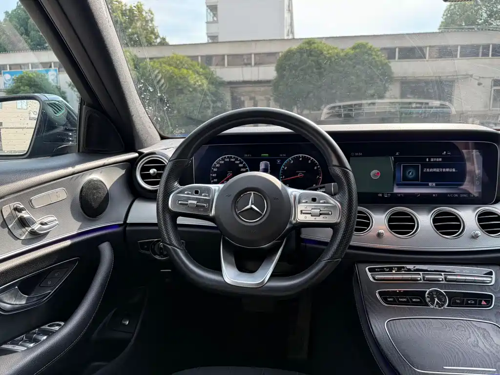 Mercedes-Benz E-Class 2019 — фото 8