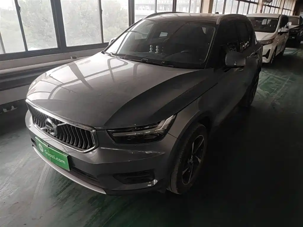 Volvo XC40 2020 — фото 2