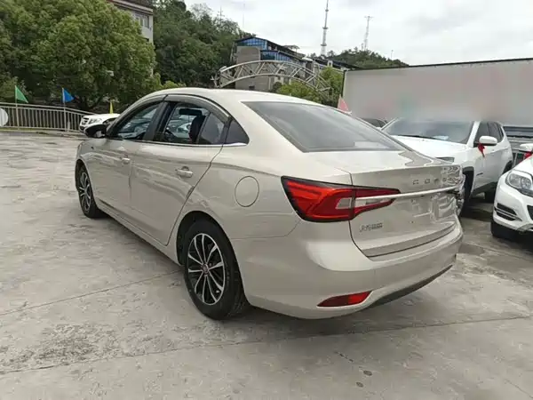 Roewe i5 2020