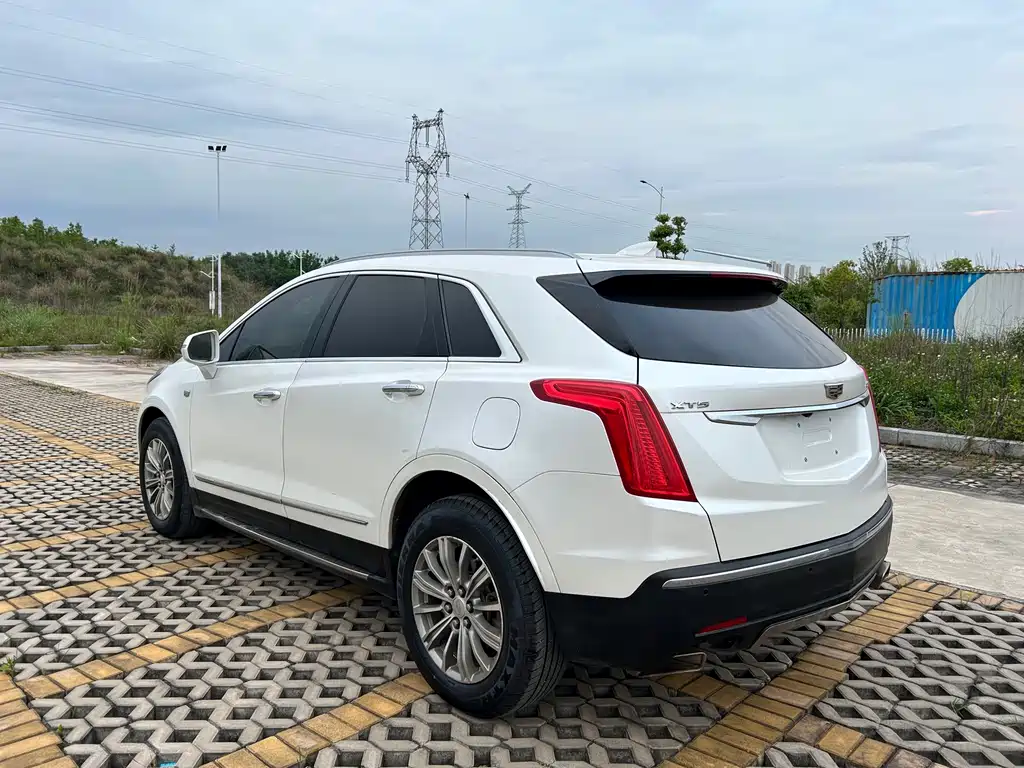 Cadillac XT5 2017 — фото 6