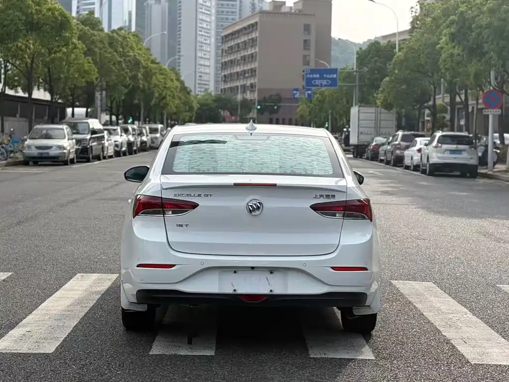 Buick Excelle 2018 — фото 15