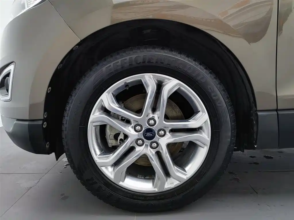 Ford Edge 2016 — фото 17