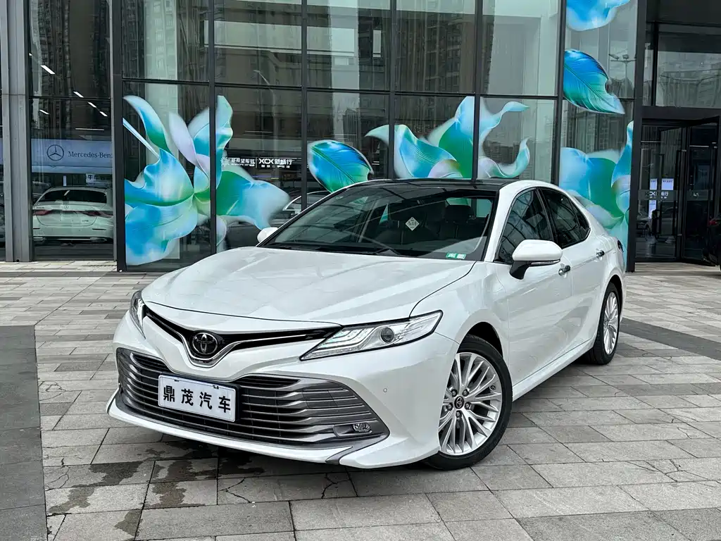 Toyota Camry 2020 — фото 2