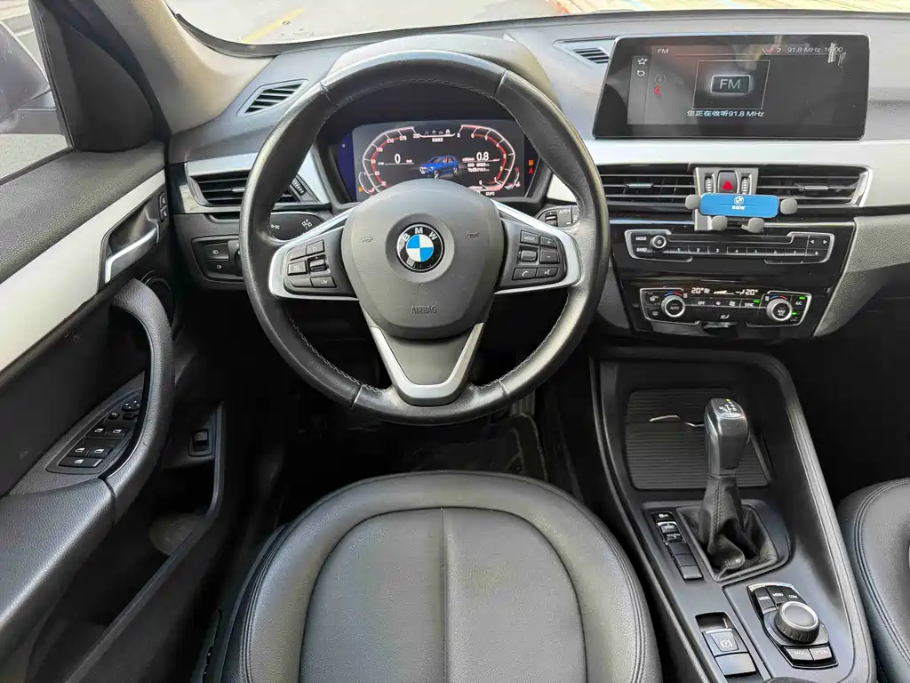 BMW X1 2018 — фото 9