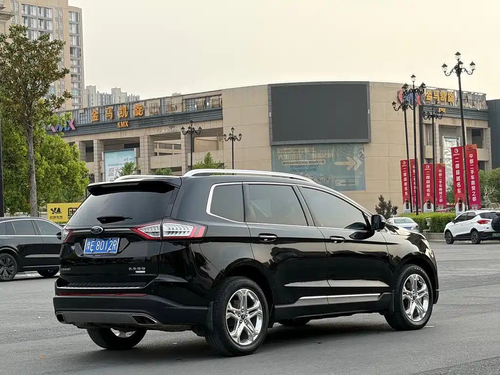 Ford Edge 2017 — фото 22