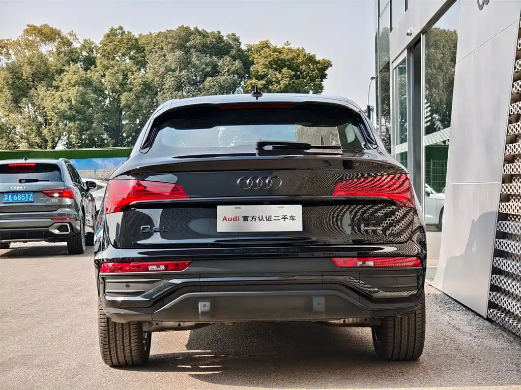 Audi Q5L Sportback 2024 — фото 5