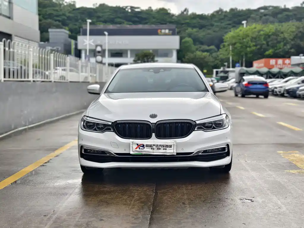BMW 5 Series New Energy 2019 — фото 2