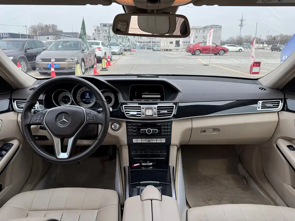 Mercedes-Benz E-Class 2015 — фото 13