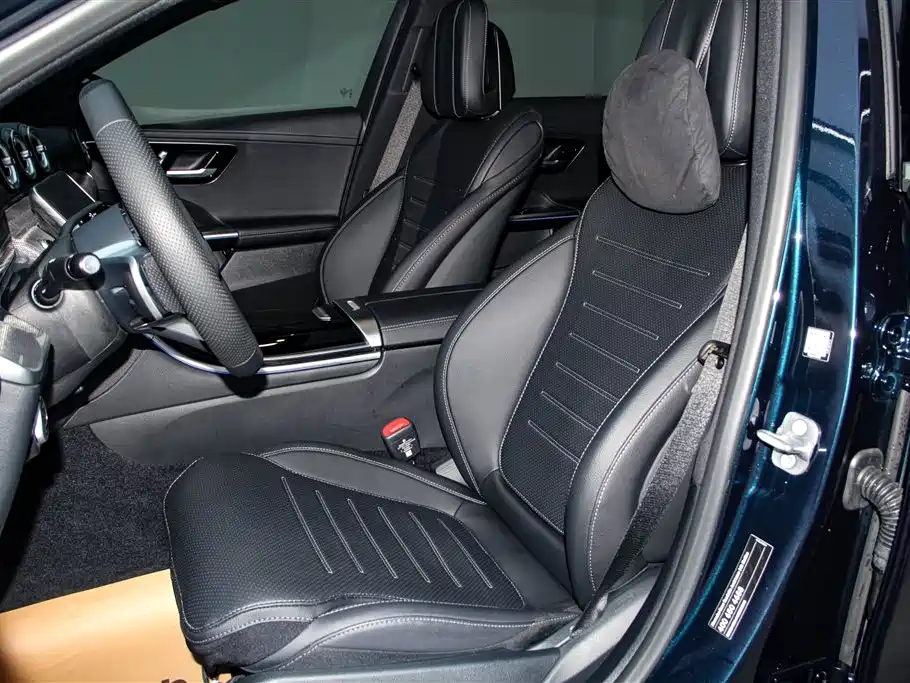Mercedes-Benz C-Class 2025 — фото 18