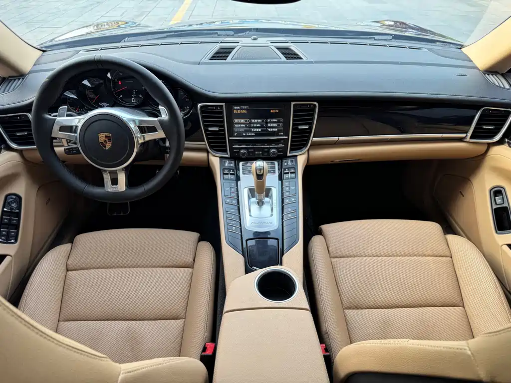 Porsche Panamera 2016 — фото 18