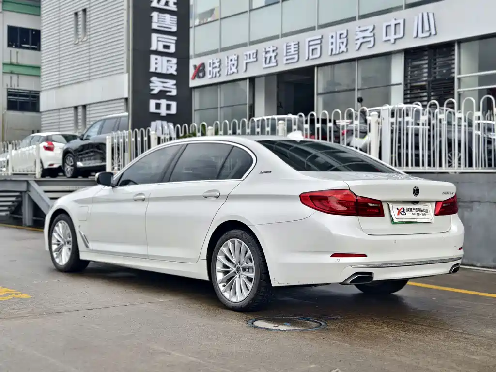 BMW 5 Series New Energy 2019 — фото 5