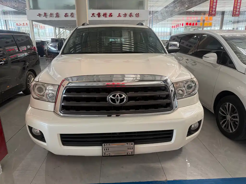 Toyota Sequoia 2015 — фото 2