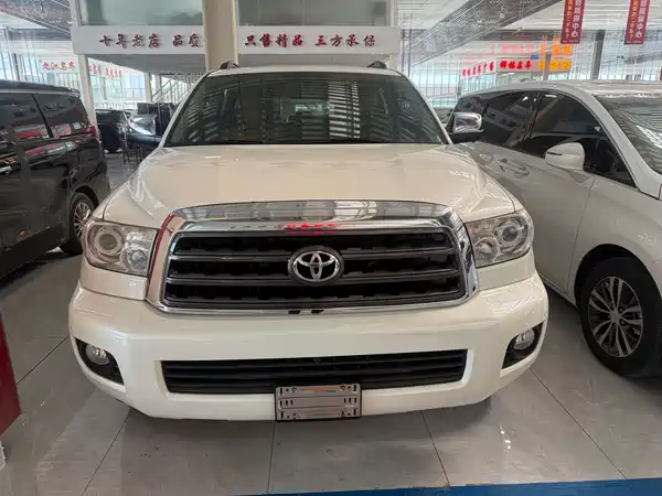 Toyota Sequoia 2015
