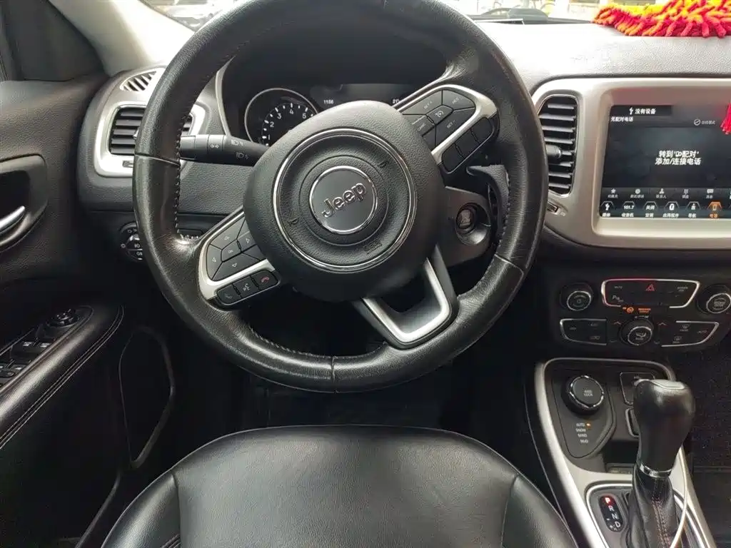 Jeep Compass 2018 — фото 3