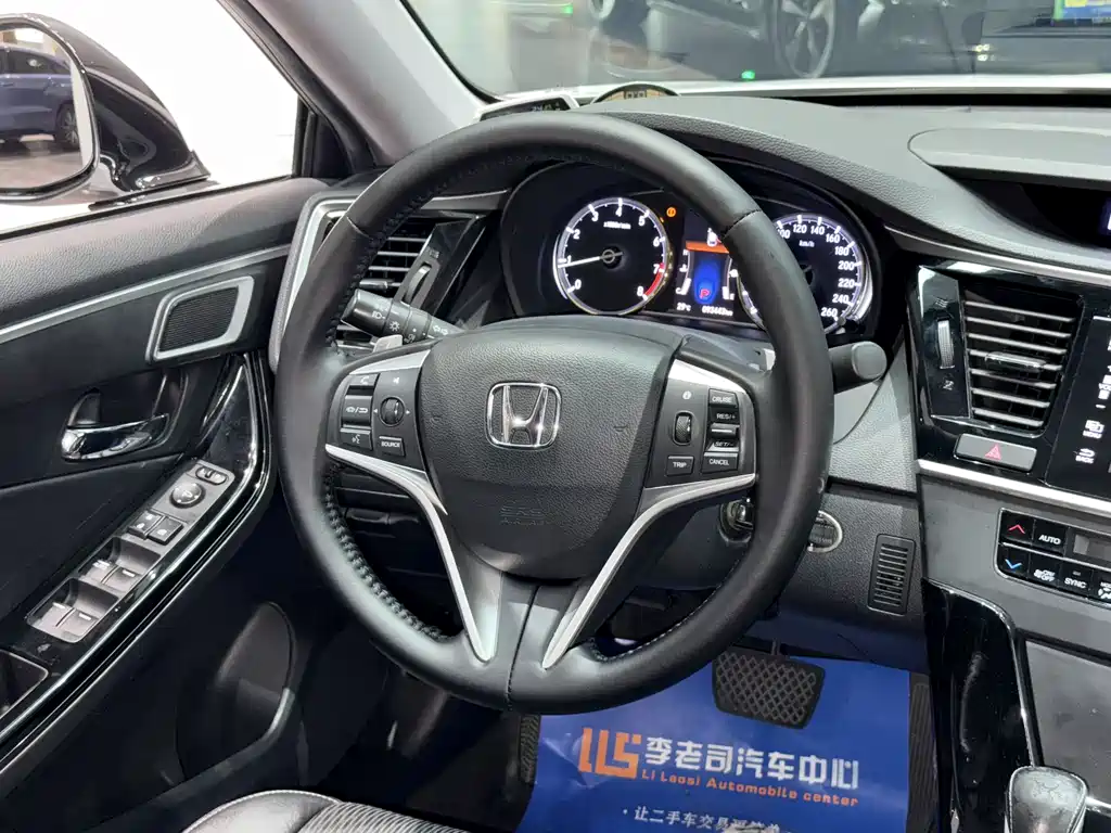 Honda Spirior 2017 — фото 13