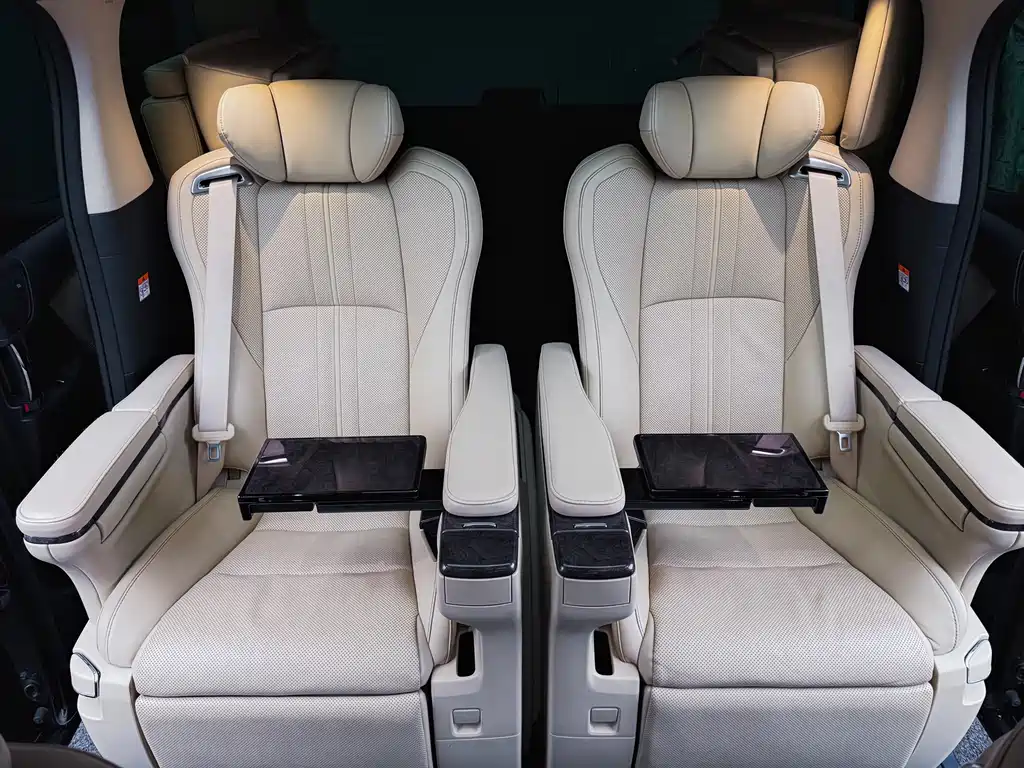 Toyota Vellfire 2022 — фото 11