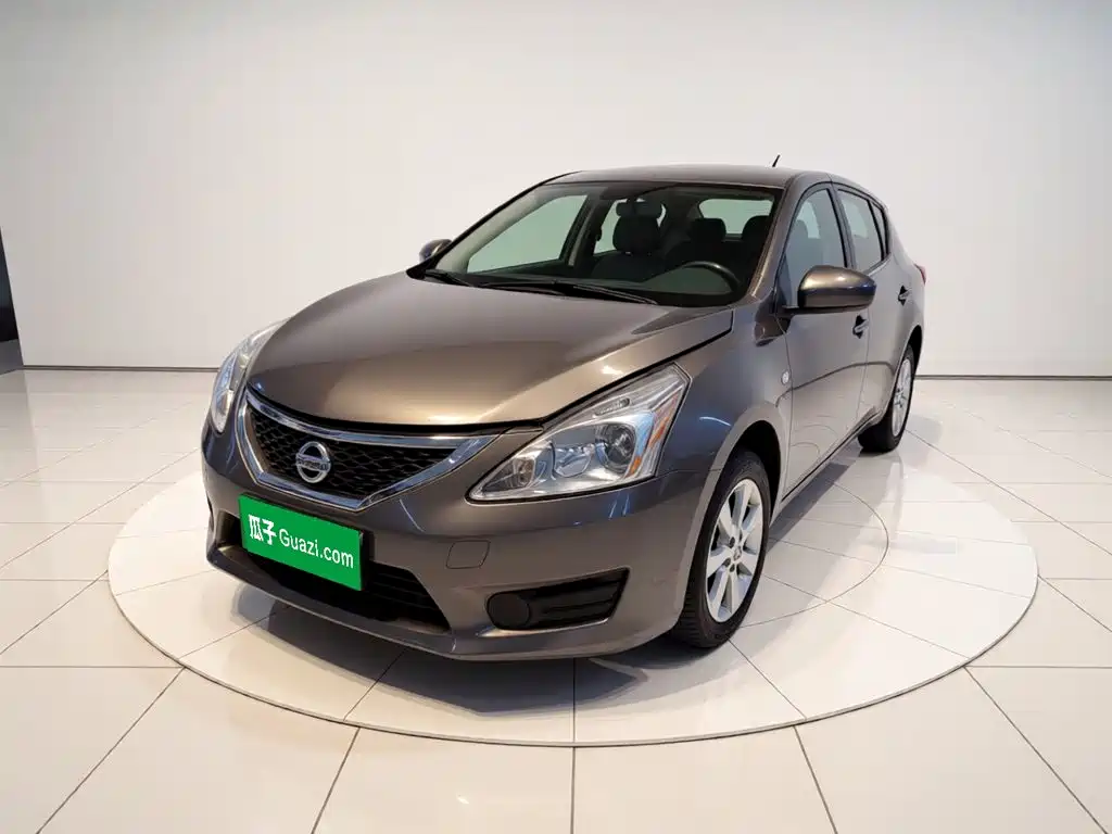 Nissan Tiida 2014
