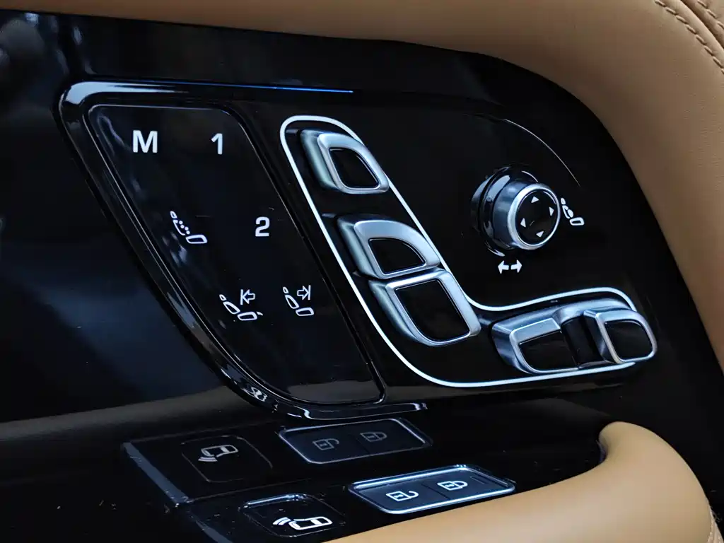 Land Rover Range Rover 2022 — фото 13