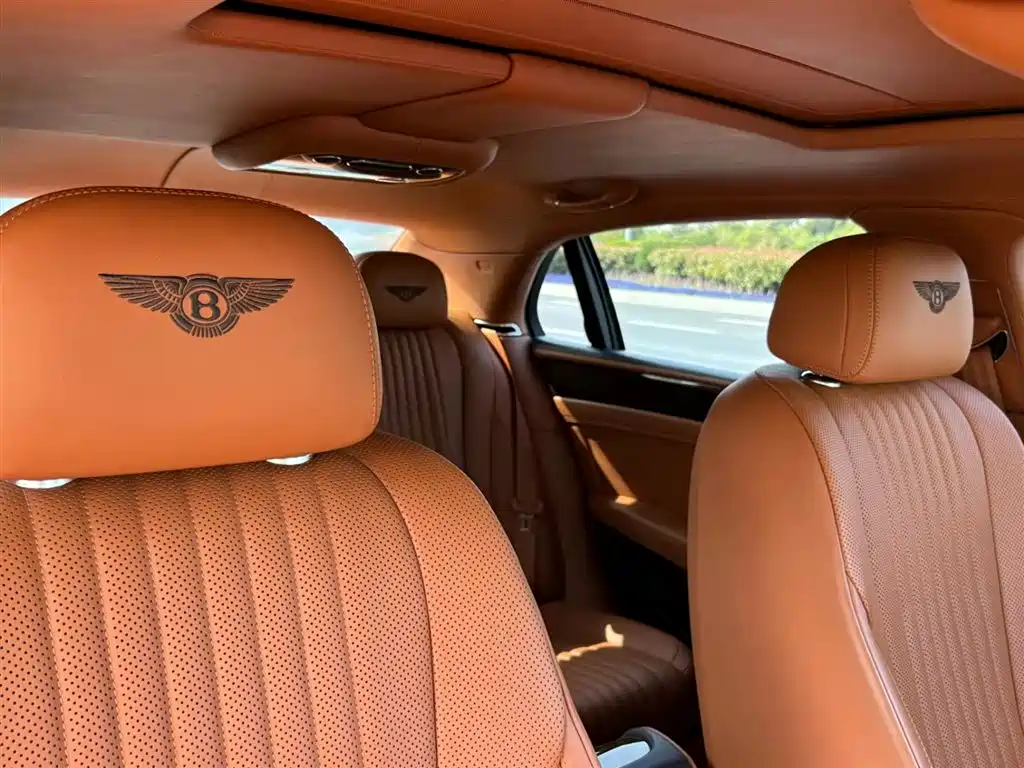 Bentley Flying Spur 2018 — фото 4