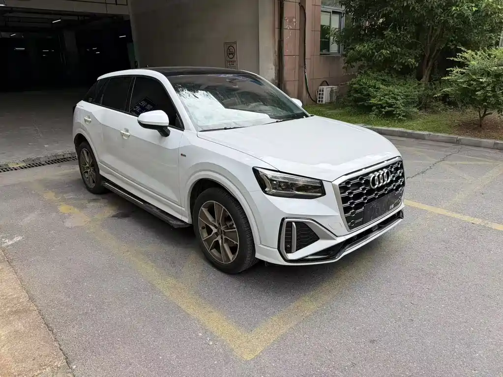 Audi Q2L 2023