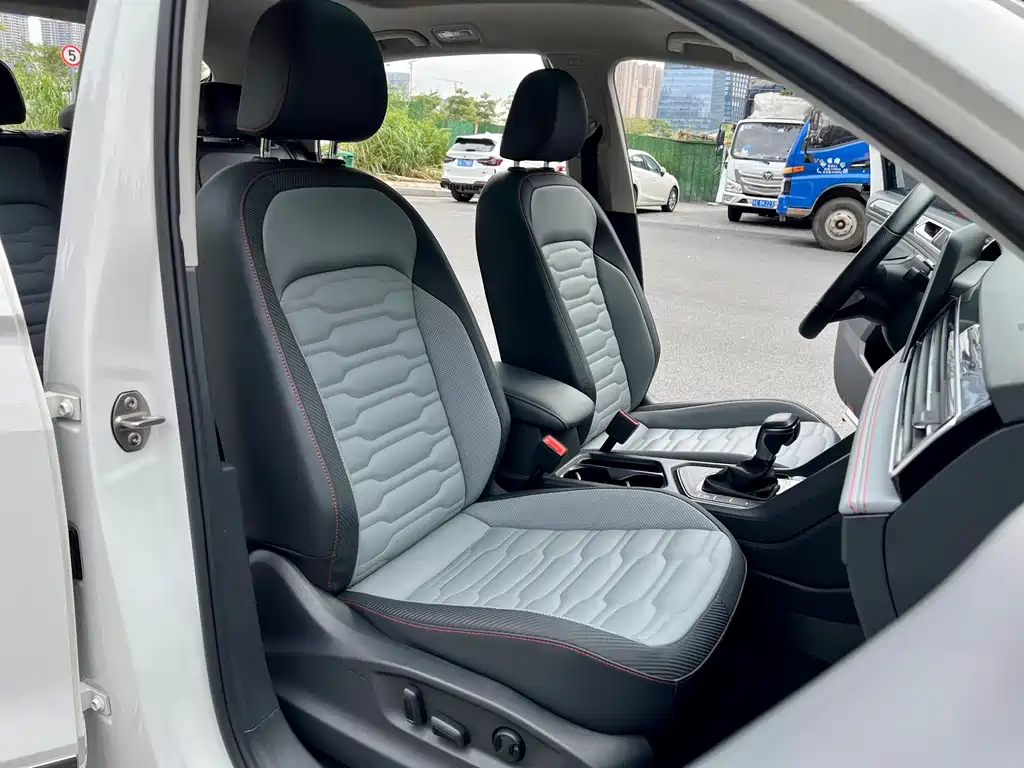 Volkswagen Tiguan X 2022 — фото 16