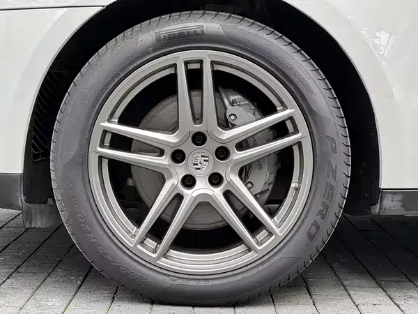 Porsche Macan 2021