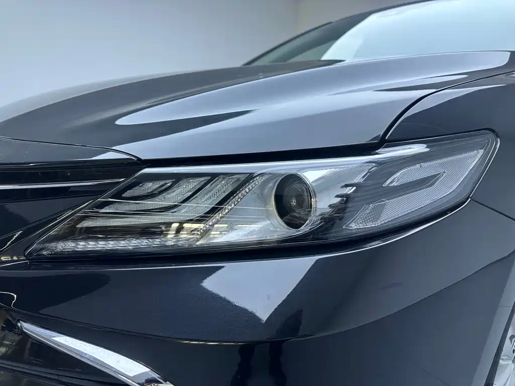 Toyota Camry 2022 — фото 10