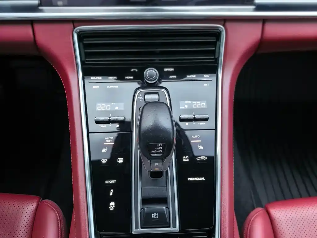 Porsche Panamera 2020 — фото 9