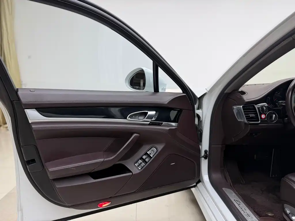 Porsche Panamera 2016 — фото 10