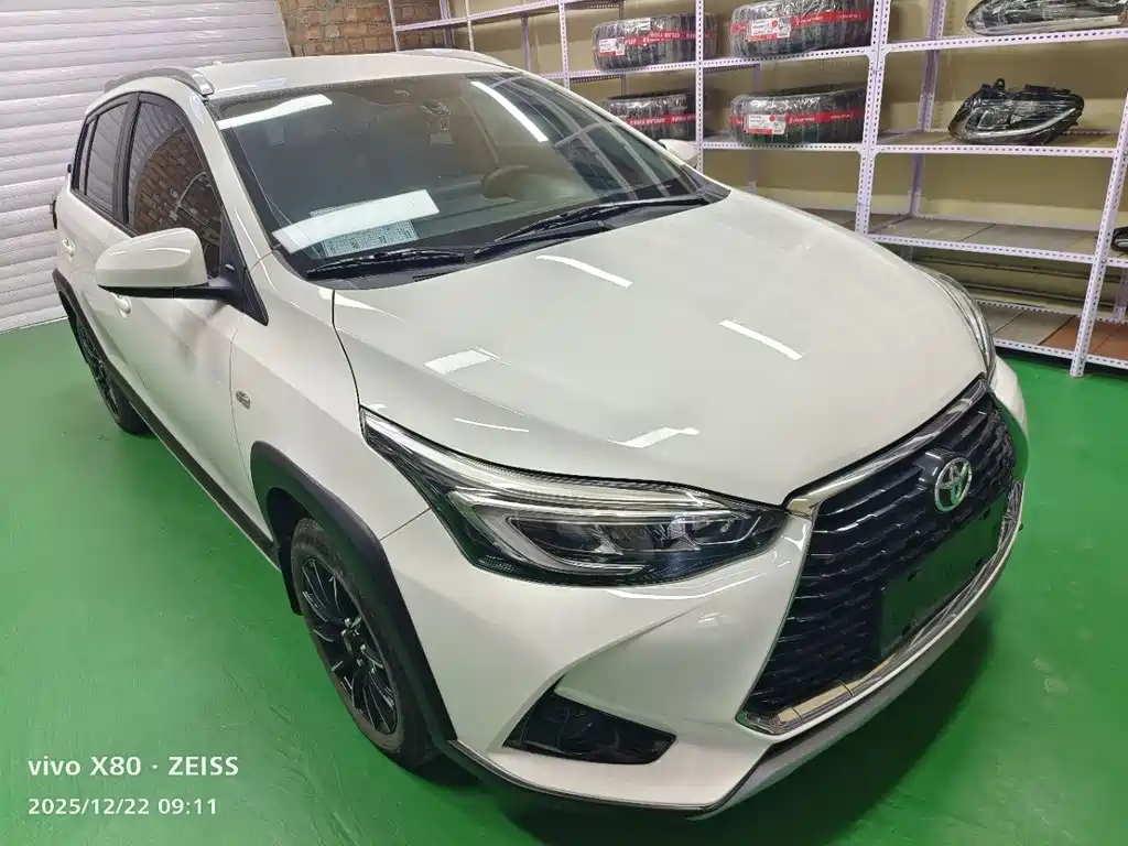 Toyota Yaris L 2023 — фото 3