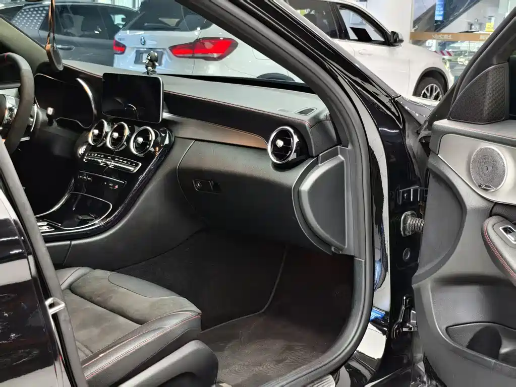 Mercedes-Benz C-Class AMG 2020 — фото 12