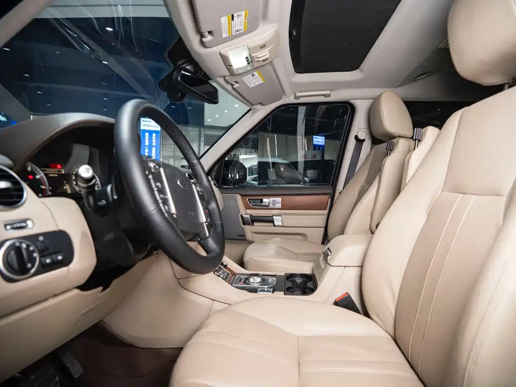 Land Rover Discovery 2016 — фото 21