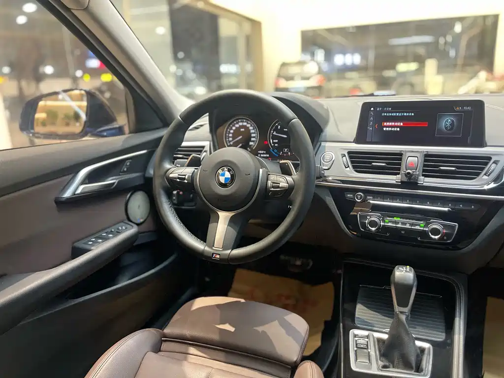 BMW 1 Series 2019 — фото 8