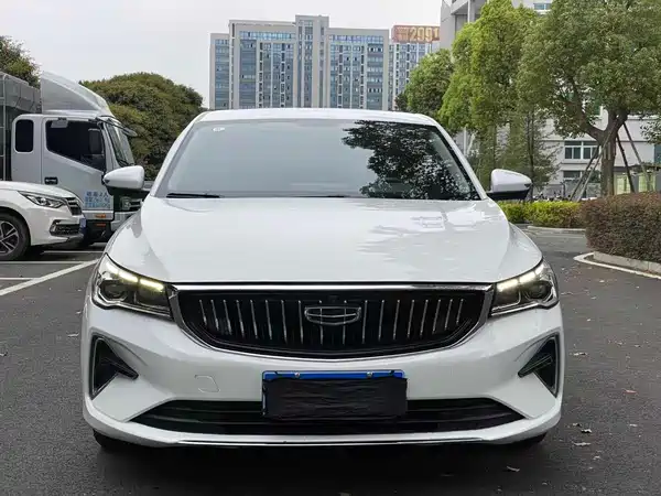 Geely Emgrand 2023