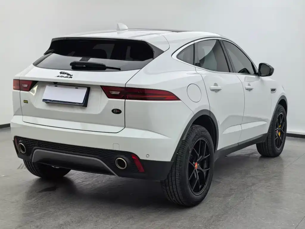 Jaguar E-PACE 2018 — фото 4