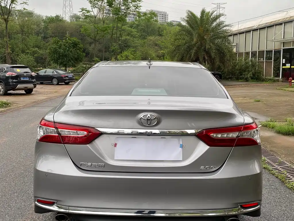 Toyota Camry 2024 — фото 4