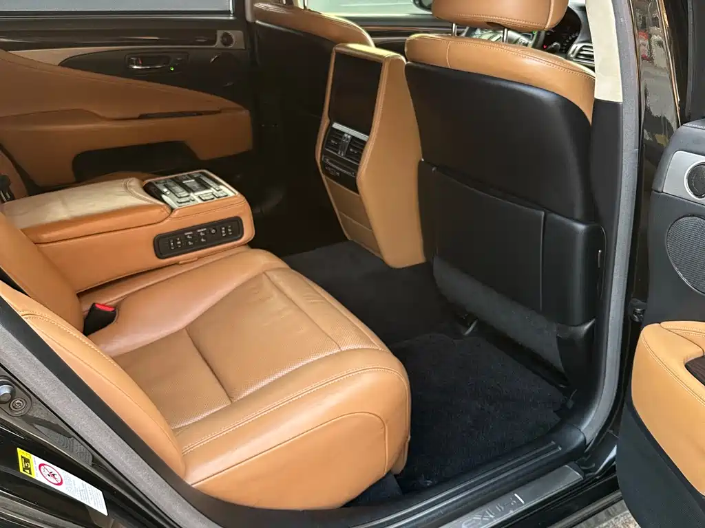 Lexus LS 2014 — фото 14