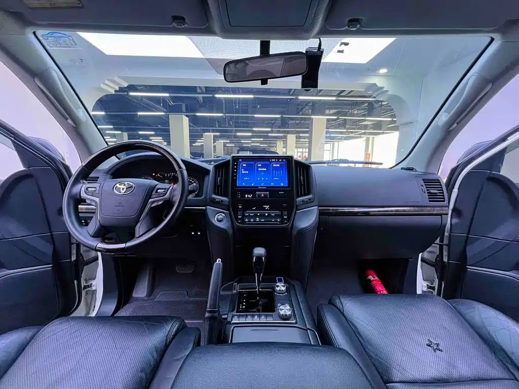 Toyota Land Cruiser 2017 — фото 13