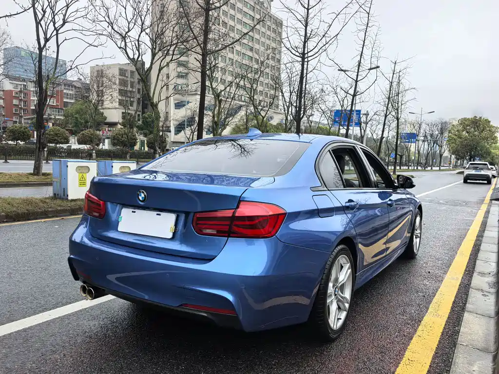 BMW 3 Series 2019 — фото 16