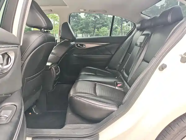 Infiniti Q50L 2015