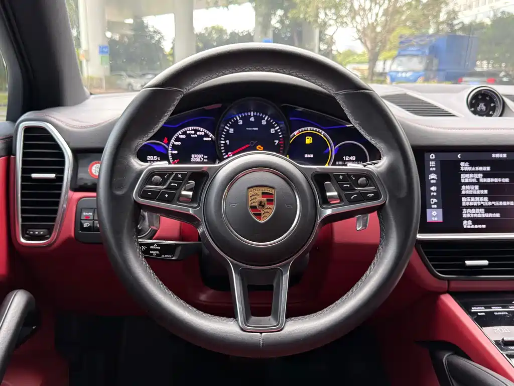 Porsche Cayenne 2020 — фото 14
