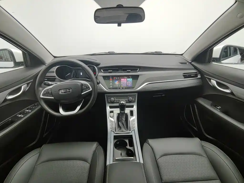 Geely Emgrand 2021