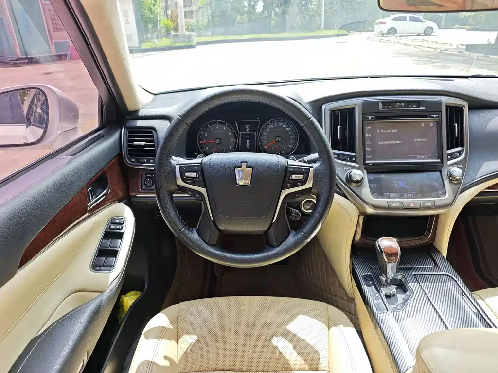 Toyota Crown 2019 — фото 12