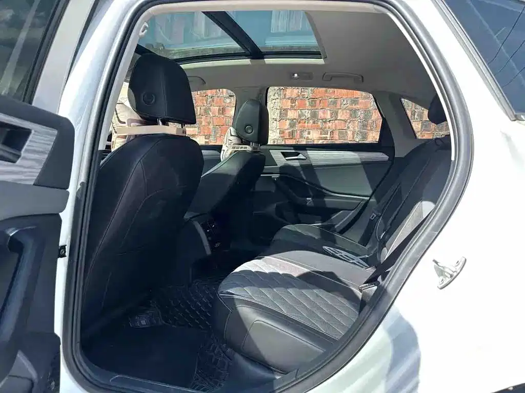 Volkswagen Sagitar 2024